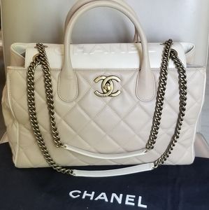 Chanel Portobello Quilted Lambskin logo large chain strap turnlock Tote Handbag